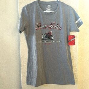 Preslars Women’s gray T-shirt. Crew neck